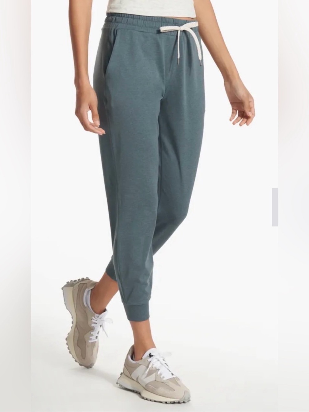 VUORI Performance Joggers Kelp Heather Green Medium